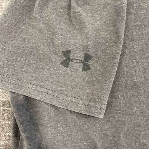 Under Armour Dark Gray Graphic Tee - The Rock - Picture 8 of 8
